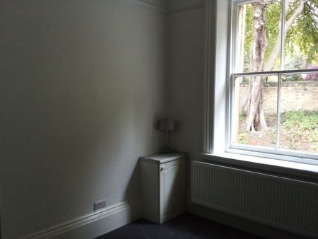 2 Bed Flat, Gledhow Hall, LS8 - Photo 3