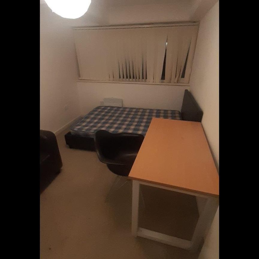 2 Bed Flat, Carmel Court, M8 - Photo 1