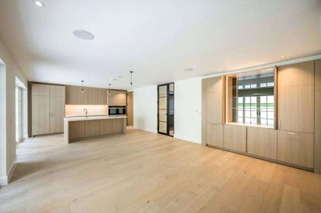 An exceptional contemporary home in a desirable Sevenoaks location. - Photo 4