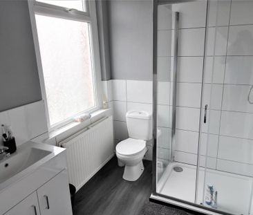 4 bedroom private hall to rent - Photo 4
