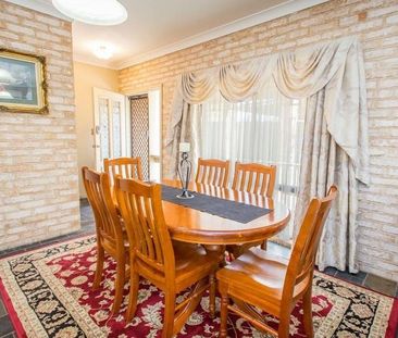 Modern & Low-Maintenance Living in the Heart of East Albury - Photo 4