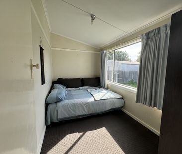 Furnished on Henry - Photo 5