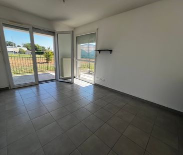 Location Appartement 3 pièces 54m² ST ANDRE DE CUBZAC 33240 - Photo 2