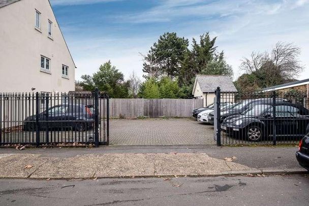 Colham House, Colham Avenue, Yiewsley, UB7 - Photo 1