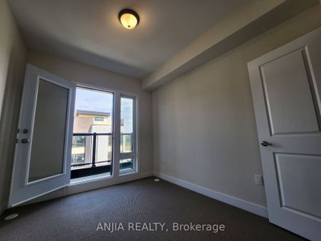 For Lease - 104 Credit Lane, Richmond Hill, Ontario - Photo 4