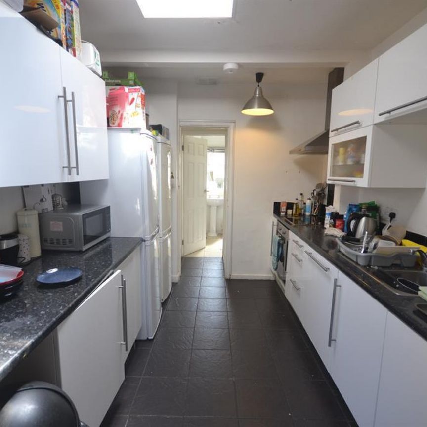 1 bedroom Flat To Let - Photo 1
