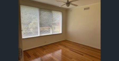 Charming Home with Spacious Yard in the Sought-After Frankston High School Zone - Photo 5