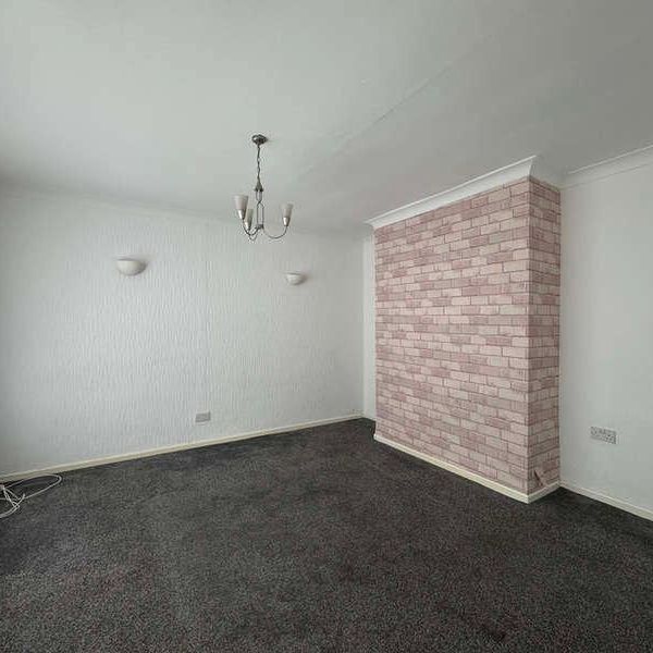 Uplands Close, Dudley, West Midlands, DY2 - Photo 1