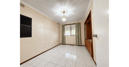 Spacious Family Living in Glen Waverley - Photo 2