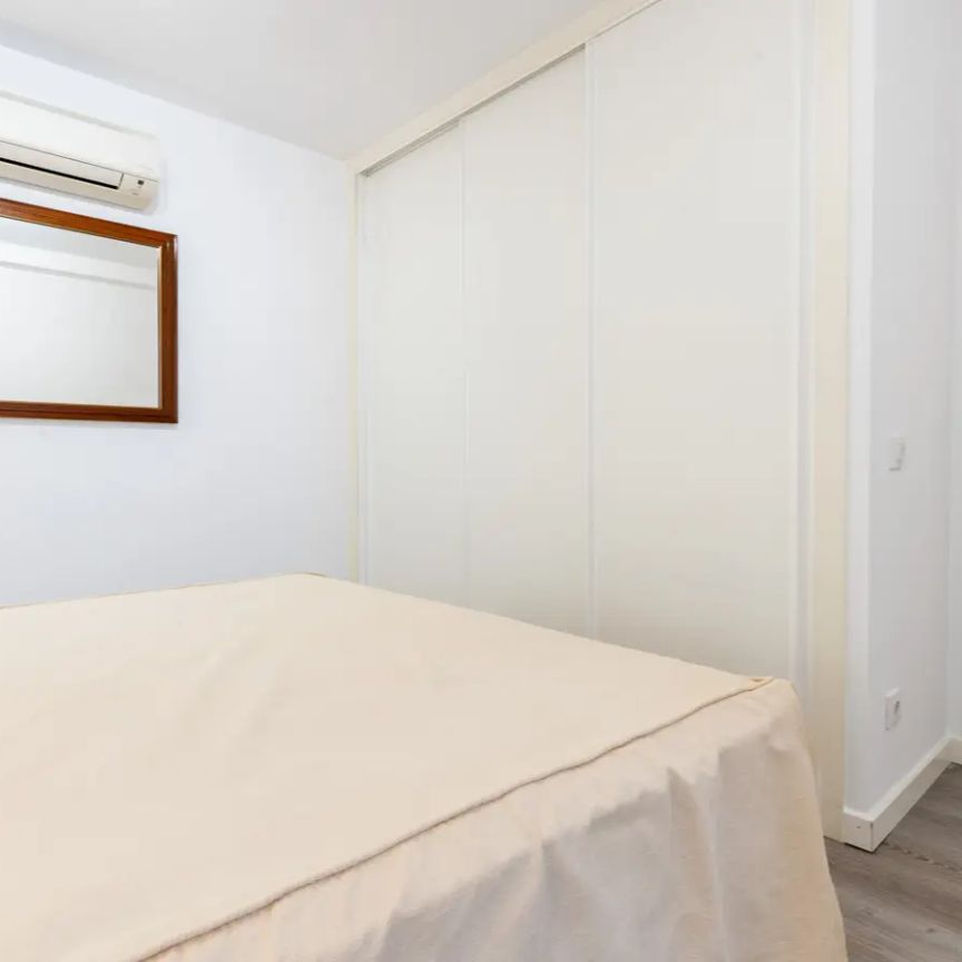 Near the San Ildefonso market, fully equipped - Photo 1