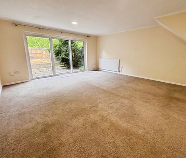 Cypress Grove, Ash Vale, Aldershot, GU12 - Photo 1