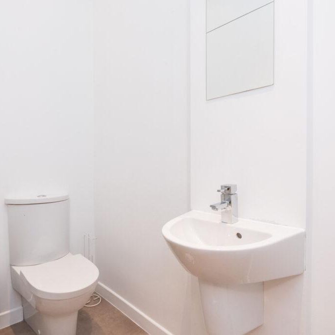 2 bedroom property to rent - Photo 1