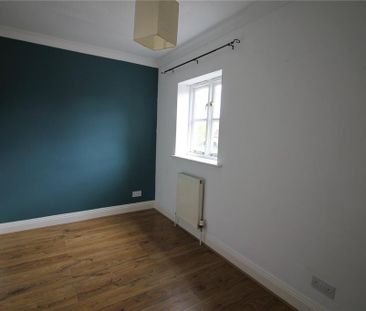 3 bedroom terraced house to rent - Photo 6