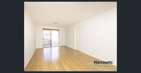 Be the first to view this crisp and clean, renovated 2 bedroom 1 bathroom apartment or you could miss out! - Photo 5