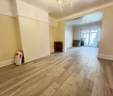 4 bedroom House To Let - Photo 3