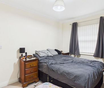 4 bedroom townhouse to rent - Photo 5