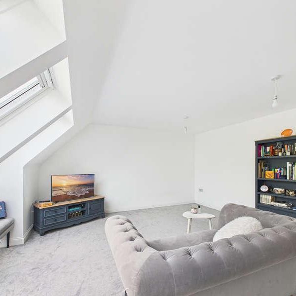 Goodearl Place, Princes Risborough, Buckinghamshire, HP27 - Photo 1