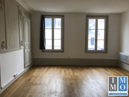 BEL APPARTEMENT T3 ENTIEREMENT RENOVÉ, QUARTIER CENTRE-VILLE CATHÉDRALE - Photo 2