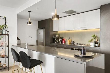 Modern Two Bedroom Apartment in Convenient Location - Photo 3