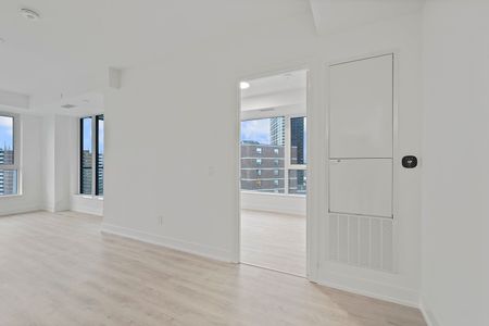 For Lease - 60 Central park roadway N/A Unit# 1004, Toronto, Ontario - Photo 4