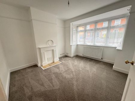 3 bedroom semi-detached house to rent - Photo 3