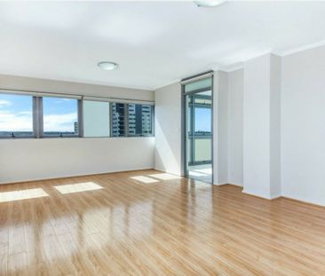 Sun-Filled Two Bedroom Apartment in the Heart of Burwood ! - Photo 1