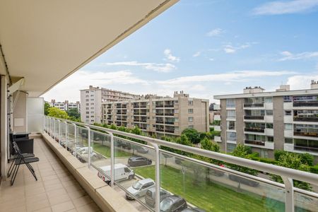 Mooi appartement met 2 slaapkamers en terras te Berchem! - Foto 2