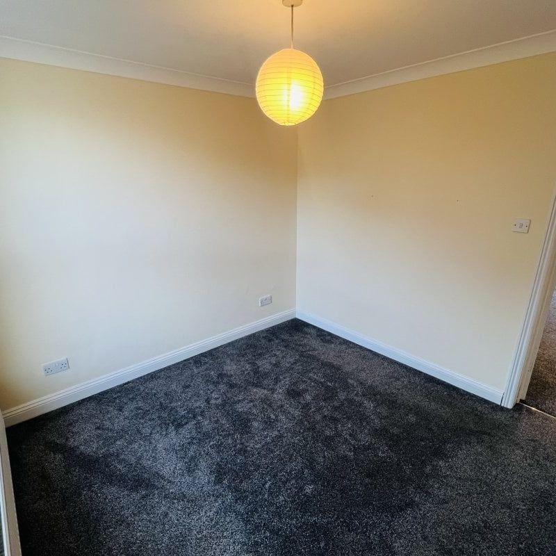 Queen Street - Photo 1