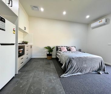 FULLY Furnished Studio Room in perfect location! - Photo 1