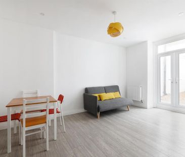 4 bedroom flat to rent - Photo 1