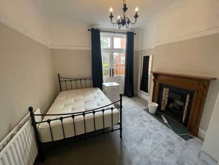 5 bedroom terraced house to rent - Photo 3
