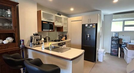 Modern apartment with garage - Photo 2