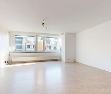 Appartement te huur - foto 2