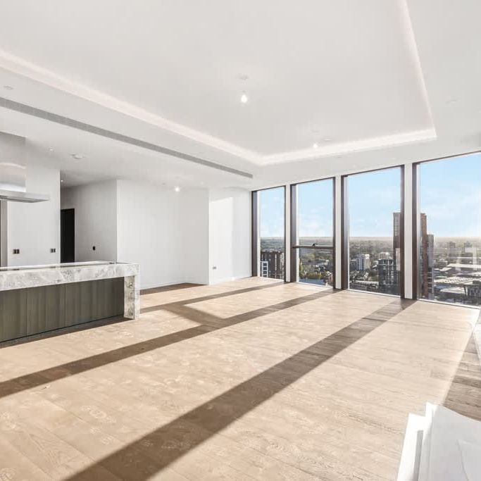 Thames City London SW8 - Photo 1