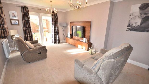 4 bedroom detached house to rent - Photo 1