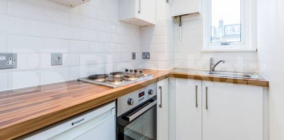 Located on a quiet residential street in the popular area of Newington Green - Photo 2