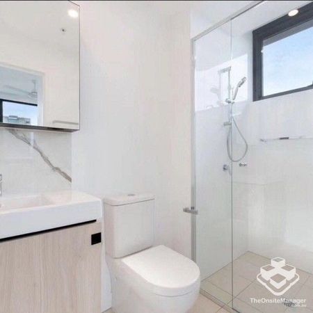 Furnished Two Bedroom Apartment with City Views - Photo 4