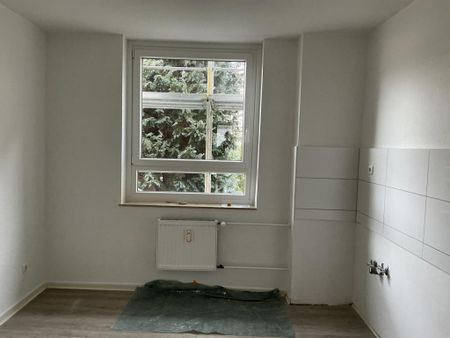 Wir renovieren für Sie bezugsfertig! Schön geschnittene 2-Zimmer - Photo 4