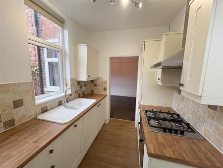 2 bedroom terraced house to rent - Photo 5
