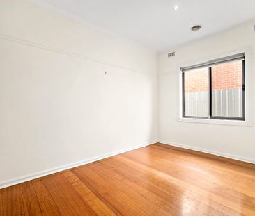 Perfect Location! - Photo 1