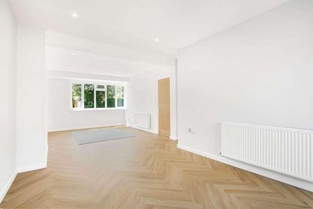 Old Fox Close, Caterham, CR3 - Photo 2