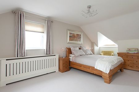 House to Let - Castlemoyne, Malahide Road - Photo 2