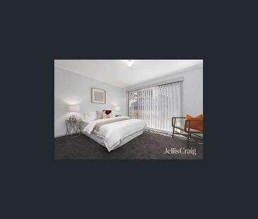 15 Sherlowe Crescent, Viewbank, Vic 3084 - Photo 4