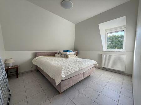 Instapklaar drie-slaapkamerappartement met garage in Meulebeke. - Photo 3