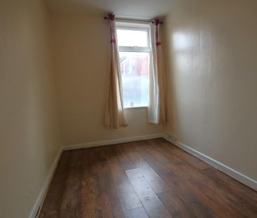 2 bedroom ground floor flat to rent - Photo 1
