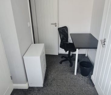 5 Bedroom House to Rent - Photo 3