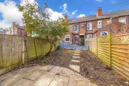 4 bedroom terraced house to rent - Photo 4