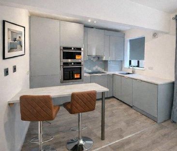 3 bedroom semi-detached house to rent - Photo 6