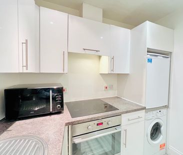 1 Bed Flat, Brixton Hill, SW2 - Photo 4