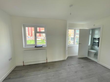 Room in a Shared House, Headstone Drive, HA1 - Photo 3